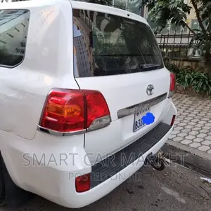 Toyota Land Cruiser 2012 White