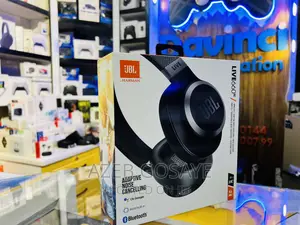 Photo - JBL Live 660nc