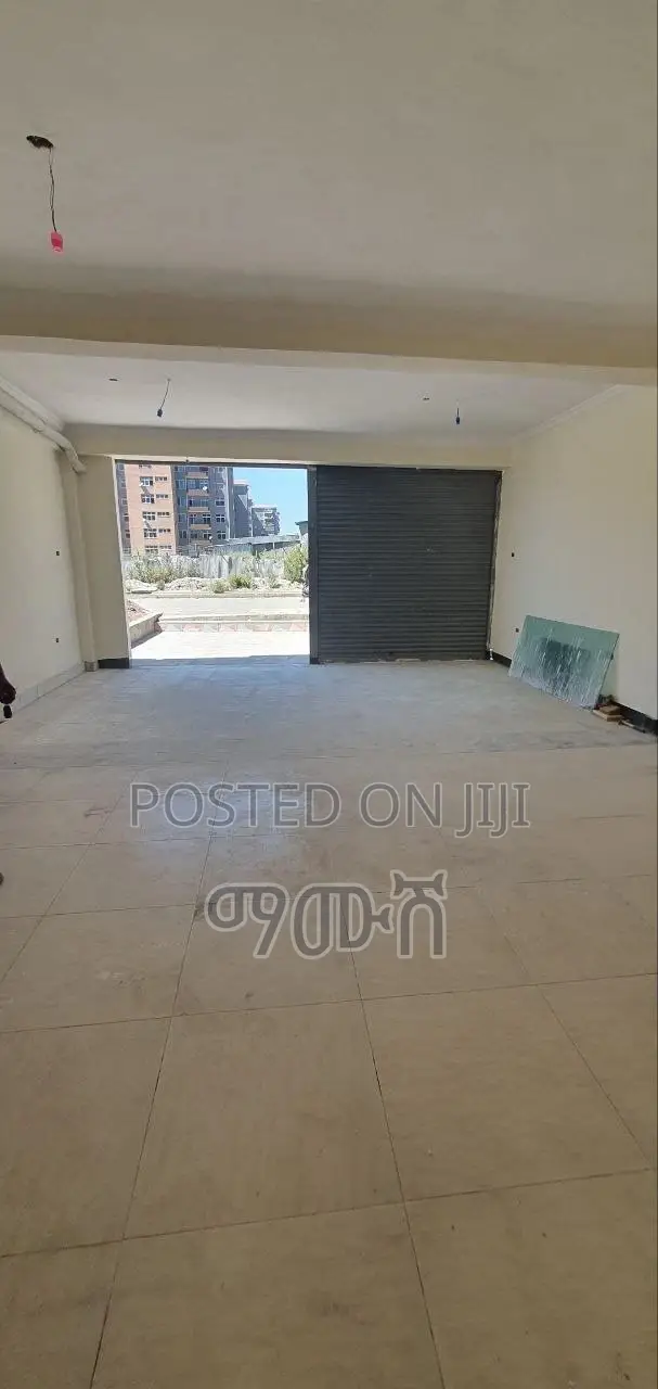 የሚሸጥ 40/60condominium ሱቅ