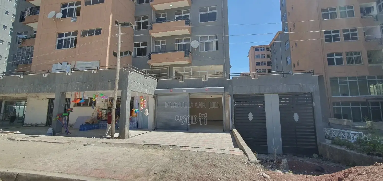 የሚሸጥ 40/60condominium ሱቅ