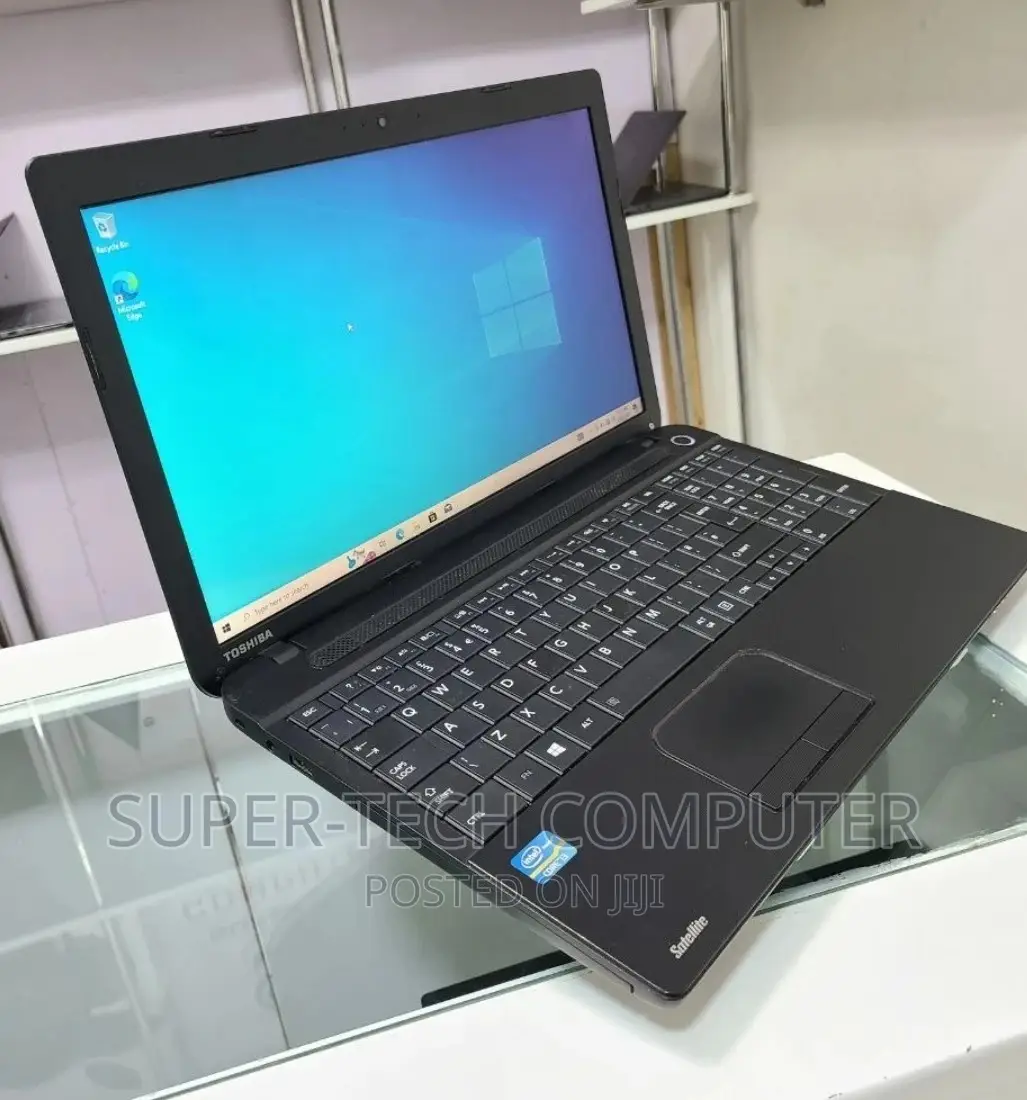 Laptop Toshiba Satellite C665 4GB Intel Core I5 HDD 500GB