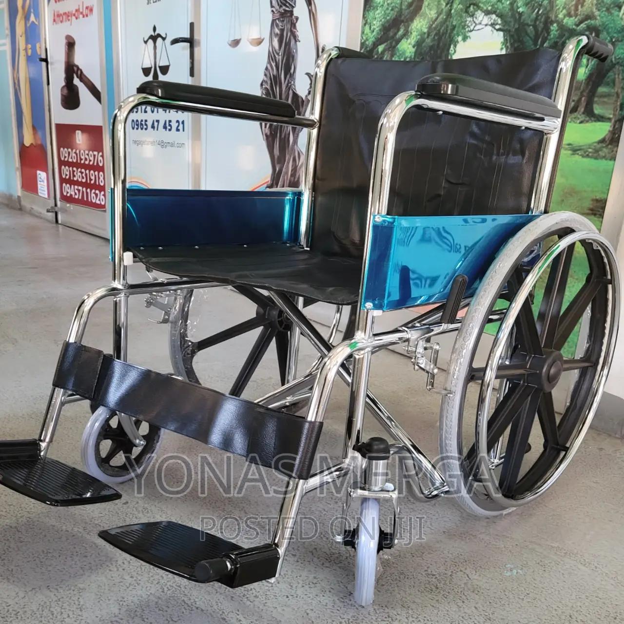 Wheelchair/Wheelchair Freedomroll: Autonomous Mobility Chair