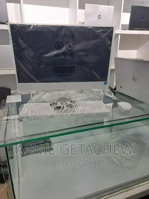 Photo - New Laptop HP 8GB Intel Core I5 SSD 512GB