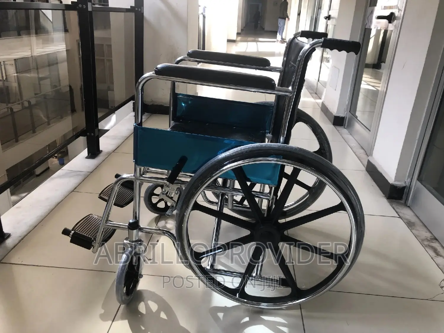 Wheelchair Heavy Duty~Wheelchair/Wheelchair:Wheelchair