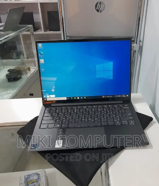 New Laptop Lenovo 16GB SSD 512GB