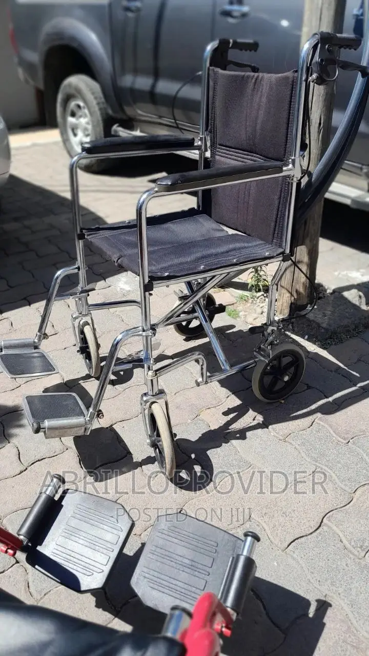 Wheel Chair/Small Wheels/Wheelchairs/Used:Wheelchairs-
