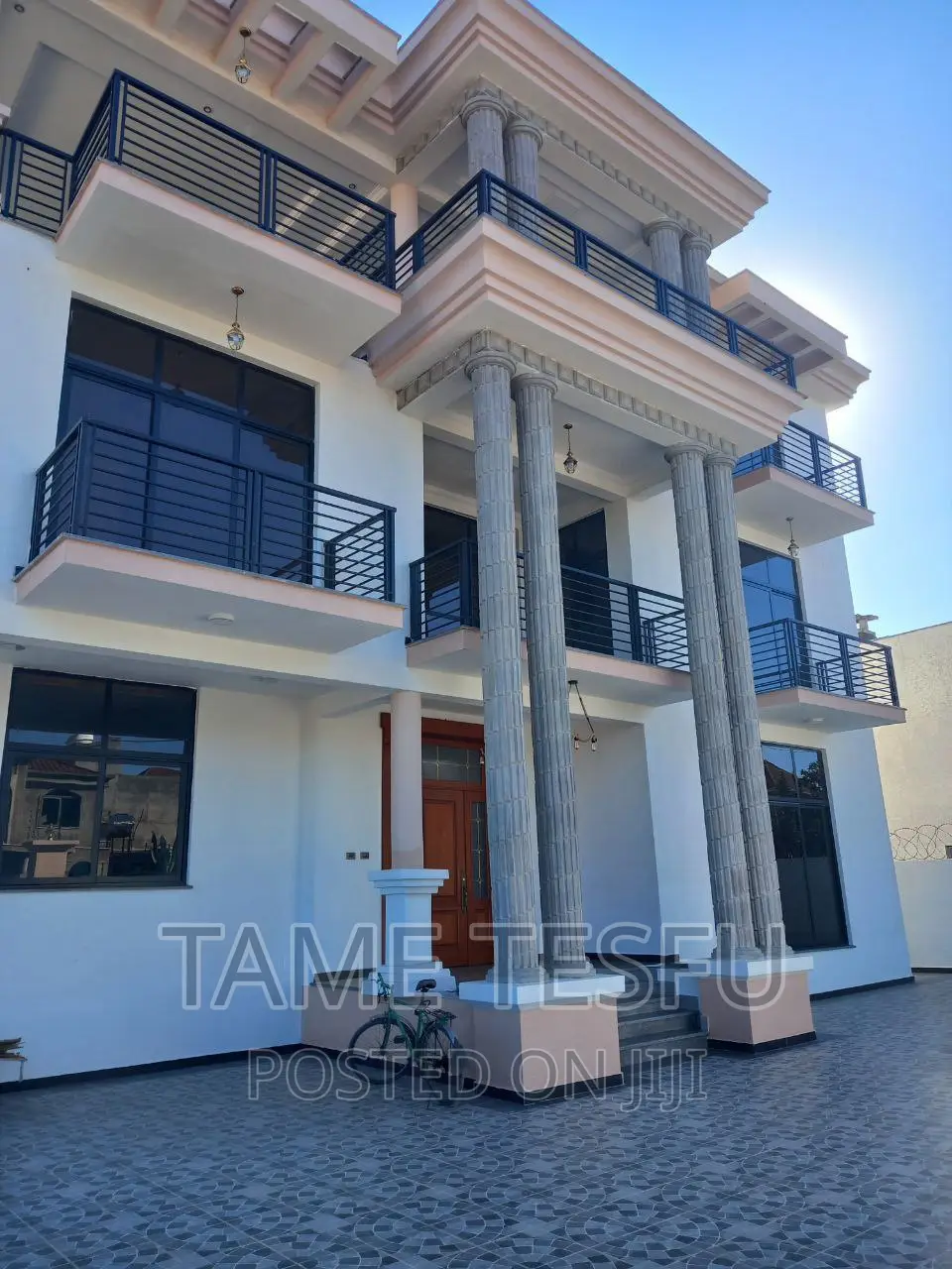 Furnished 9bdrm House in Hayat, Yeka for sale