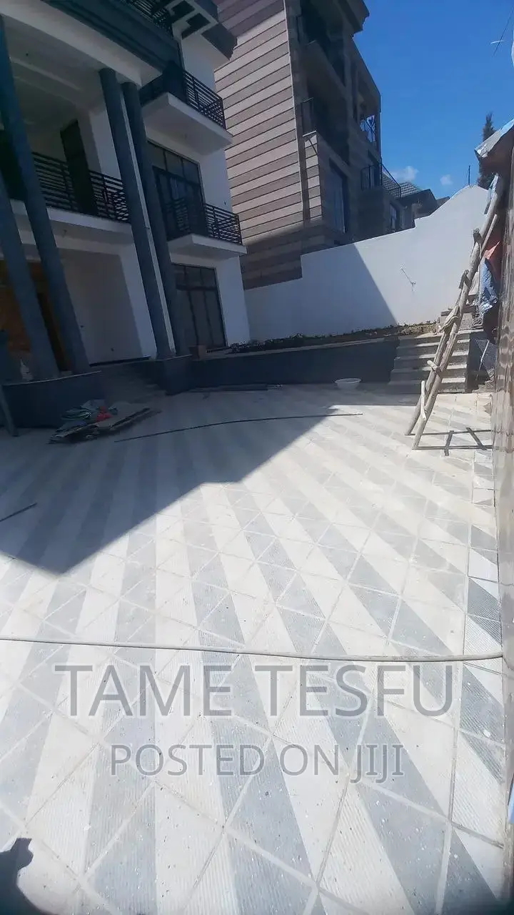 Furnished 9bdrm House in Hayat, Yeka for sale