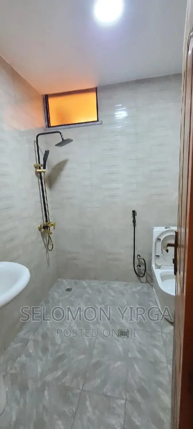 4bdrm Apartment in አድስ አበባ, Yeka for rent