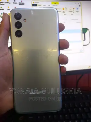 Samsung Galaxy M13 64 GB