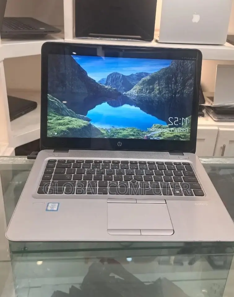 New Laptop HP 240 8GB Intel Core I7 SSD 512GB