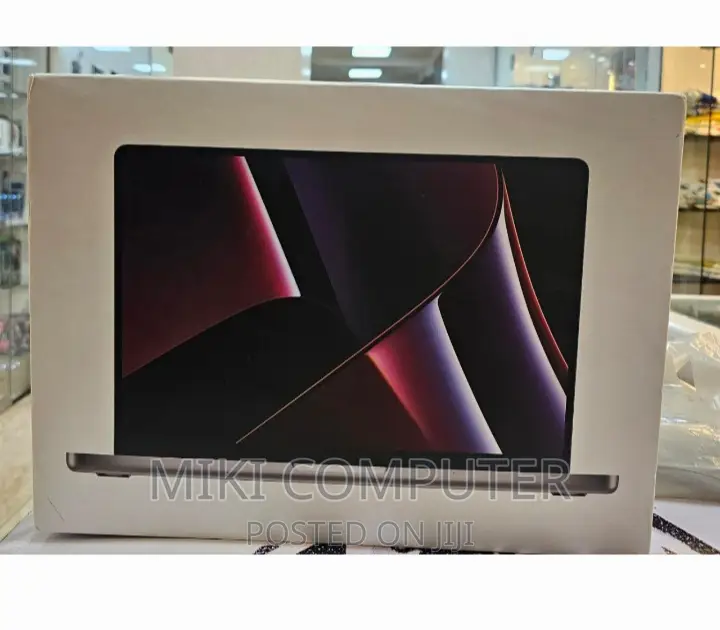 New Laptop Apple MacBook Pro 2022 M2 16GB Intel SSD 512GB