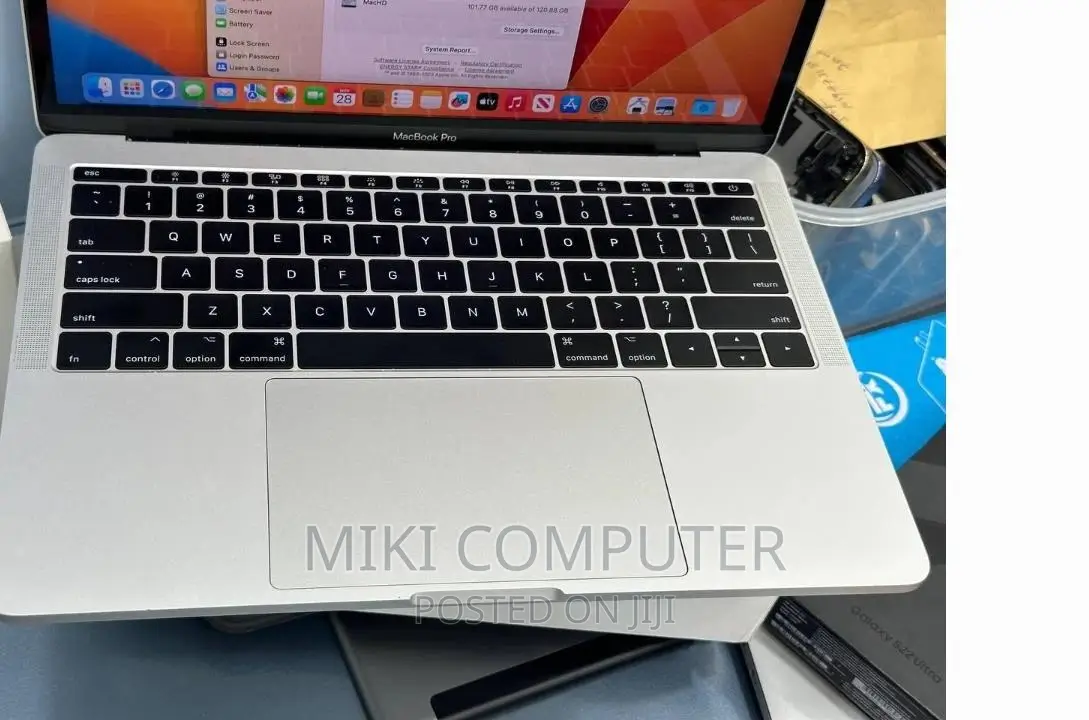 New Laptop Apple MacBook Pro 2015 8GB Intel Core I5 SSD 256GB