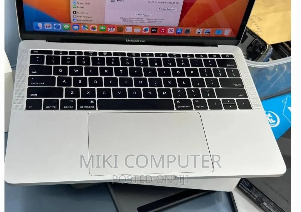 New Laptop Apple MacBook Pro 2015 8GB Intel Core I5 SSD 256GB