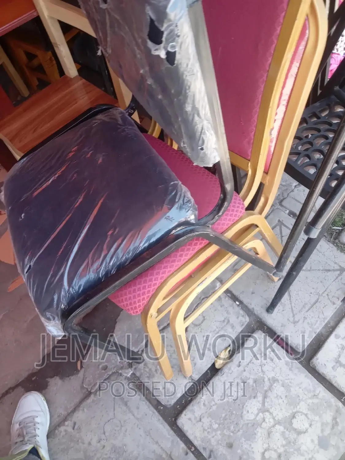 Gust Chair
