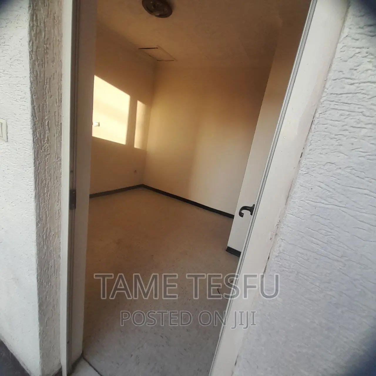 Furnished 3bdrm House in Summit, Yeka for sale