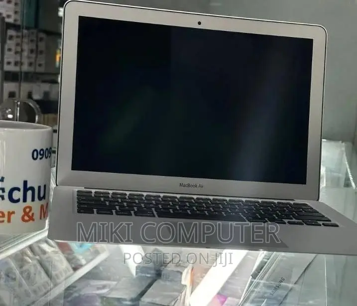 New Laptop Apple MacBook Air 2017 8GB Intel Core i5 SSD 128GB