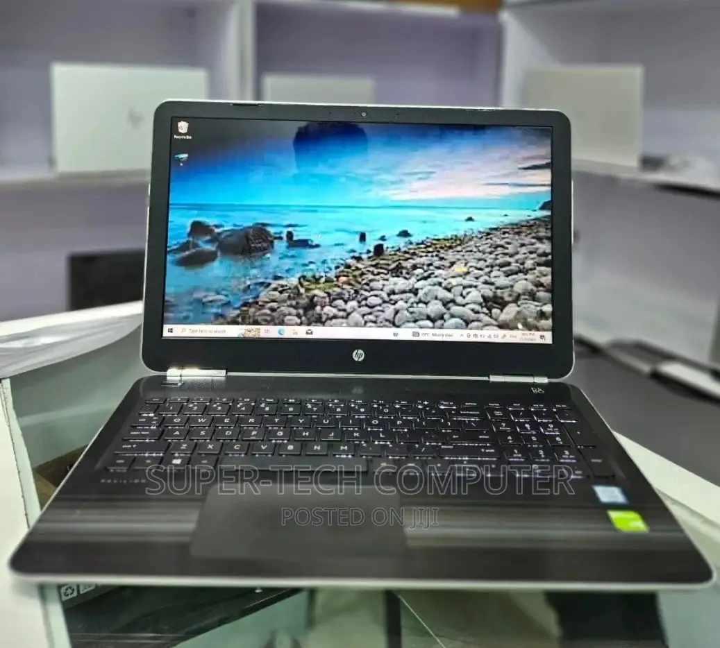 New Laptop HP Pavilion 10 8GB Intel Core I5 SSD 512GB