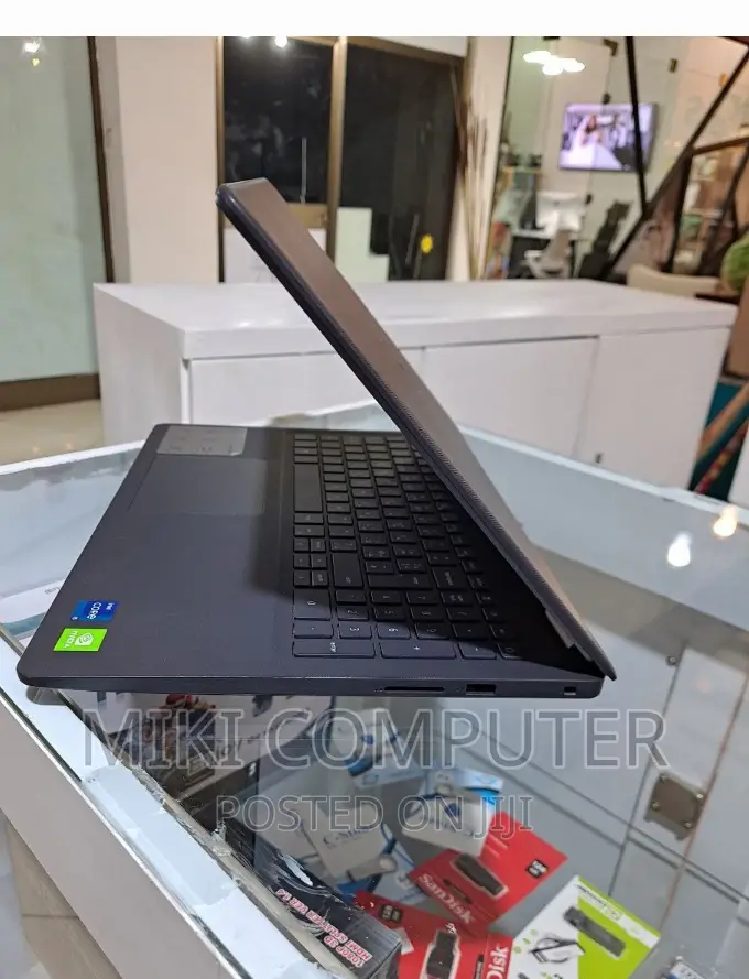 New Laptop Dell Vostro 15 3000 8GB Intel Core I5 HDD 1T