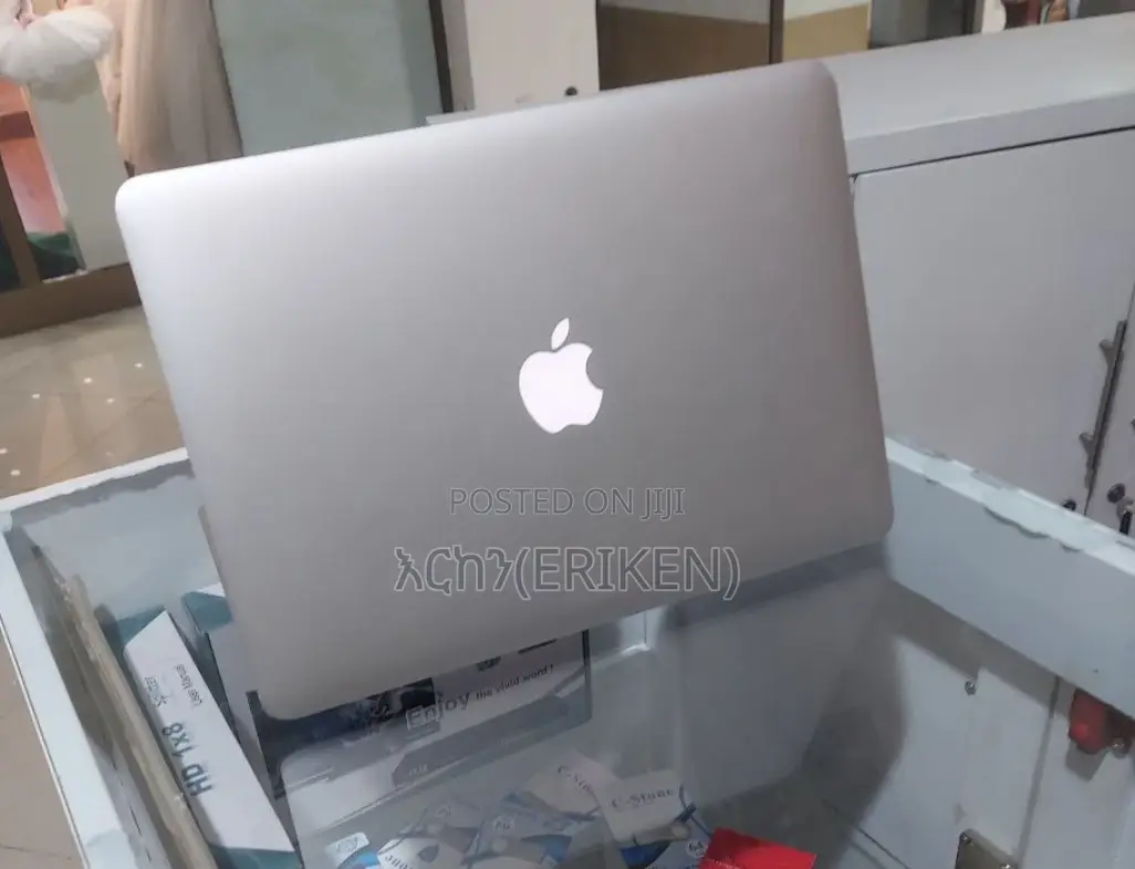 New Laptop Apple MacBook Air 2017 8GB Intel Core I5 SSD 128GB