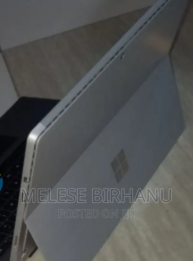 New Laptop Microsoft Surface Pro 8GB Intel Core I7 SSD 256GB