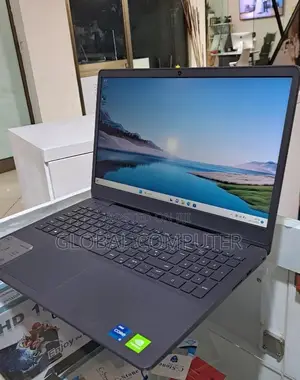 Photo - New Laptop Dell Vostro DVCI325 8GB Intel Core I7 SSD 1T