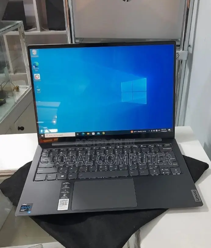 New Laptop Lenovo Lrgion 7i 8GB Intel Core I7 SSD 512GB