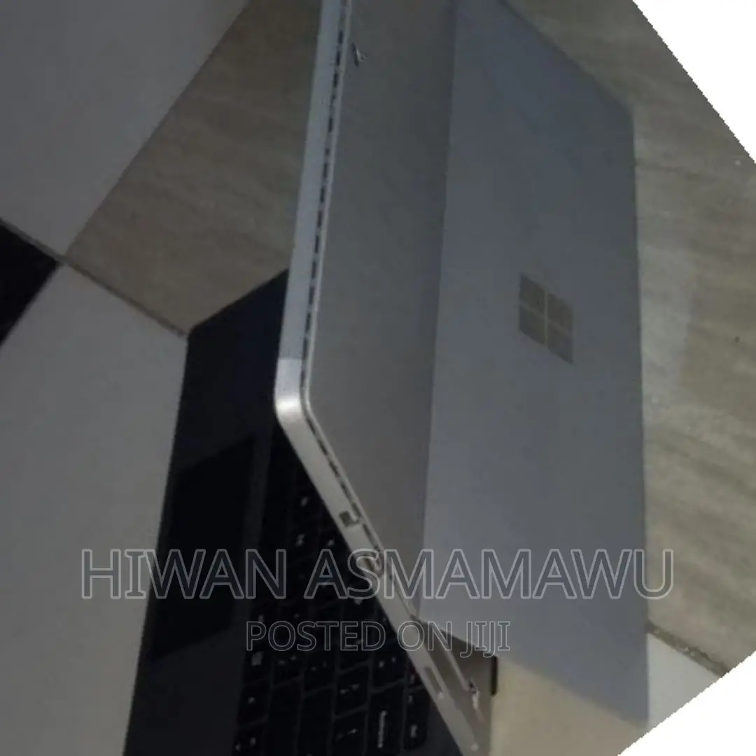 New Laptop Microsoft Surface Pro 8GB Intel Core I7 SSD 256GB