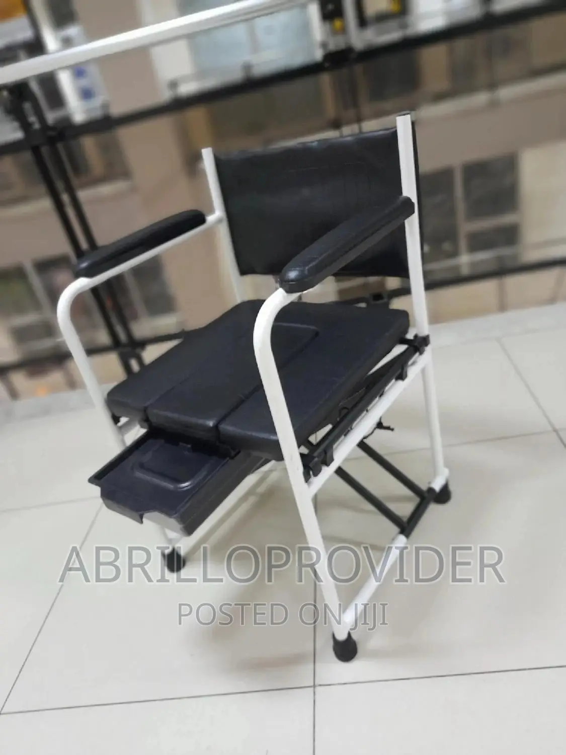 Commode Chair:Folding Chair:Toilet Chair-Commode Chair/Chair