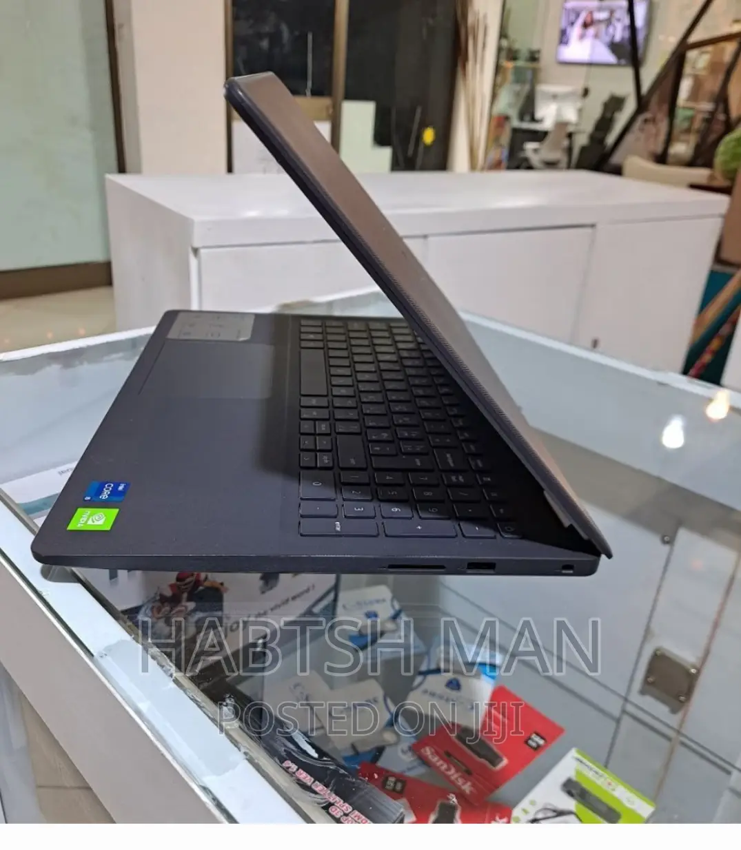 New Laptop Dell Vostro DVCI310 8GB Intel Core I5 HDD 1T