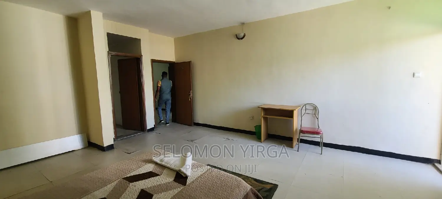 ለክራይ የቀረበ ቢሮ አለ