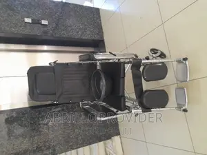 የሚዘረጋ ፖፖ ያለውused Wheelchair:Wheelchair*Wheelchair:Wheelcahir