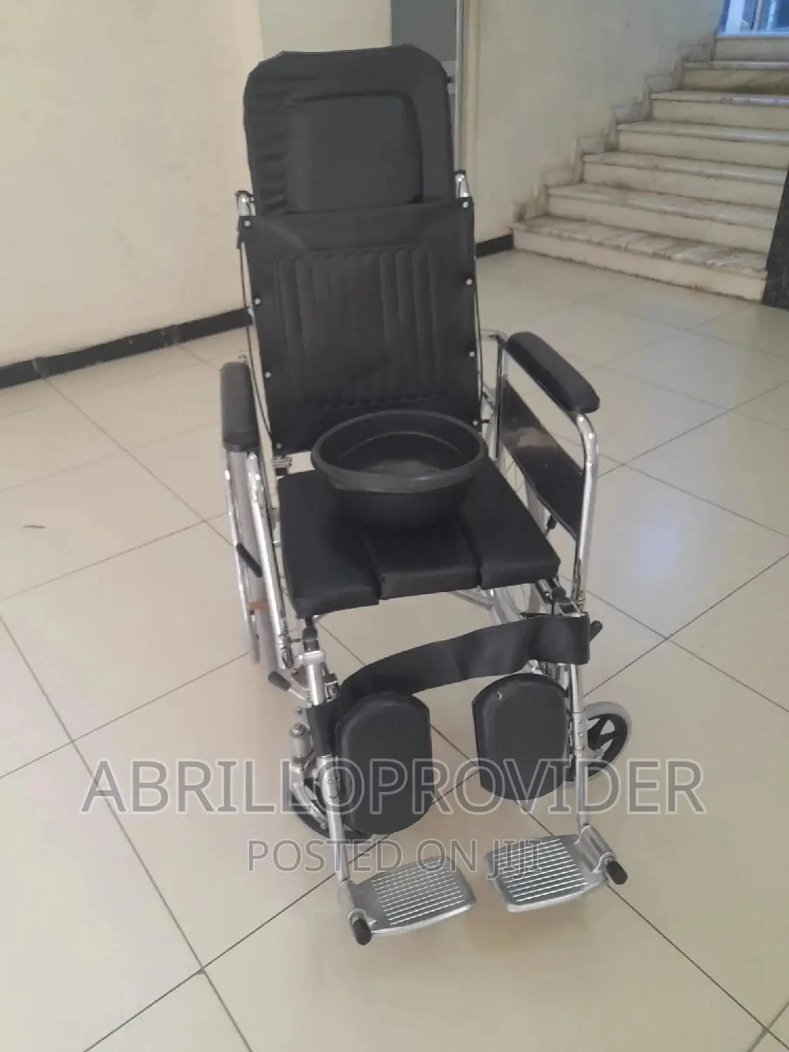 የሚዘረጋ ፖፖ ያለውused Wheelchair:Wheelchair*Wheelchair:Wheelcahir