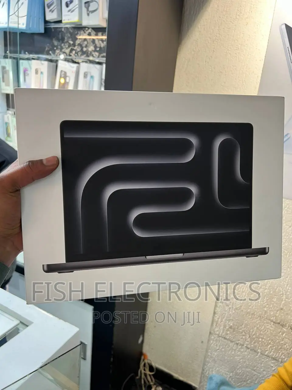 New Apple MacBook Pro 2023 M3 14-Inch 18GB Apple M3 Pro SSD 512GB