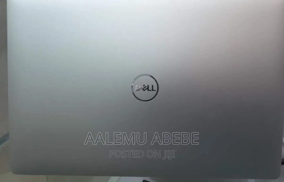 New Laptop Dell Precision 15 3520 16GB Intel Core I7 SSD 512GB