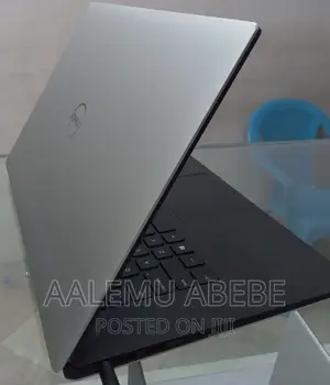 New Laptop Dell Precision 15 3520 16GB Intel Core I7 SSD 512GB