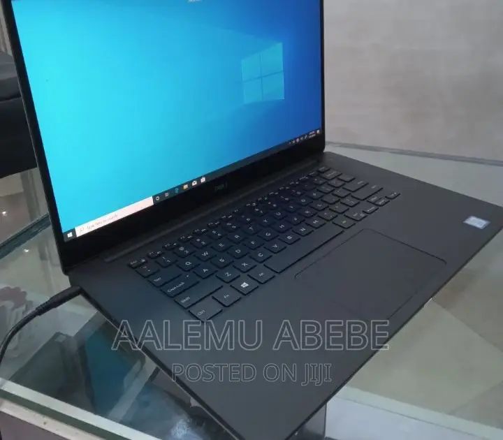 New Laptop Dell Precision 15 3520 16GB Intel Core I7 SSD 512GB