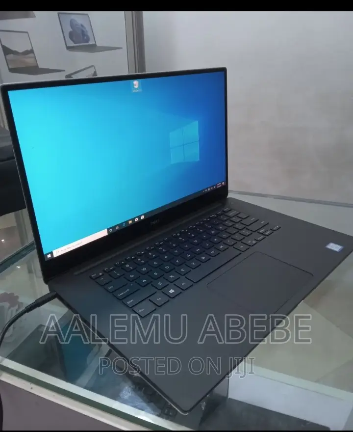 New Laptop Dell Precision 15 3520 16GB Intel Core I7 SSD 512GB