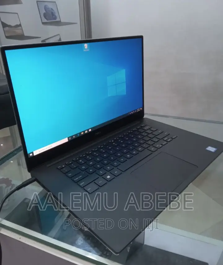 New Laptop Dell Precision 15 3520 16GB Intel Core I7 SSD 512GB