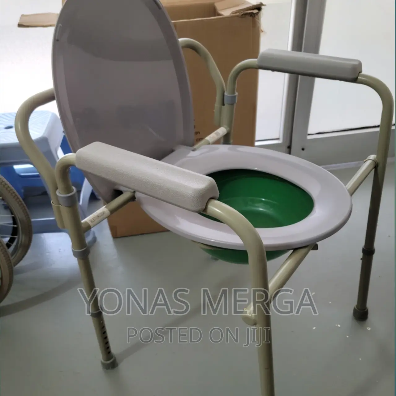 Used Commode:Enhancing Daily Living With Toilet Convenience