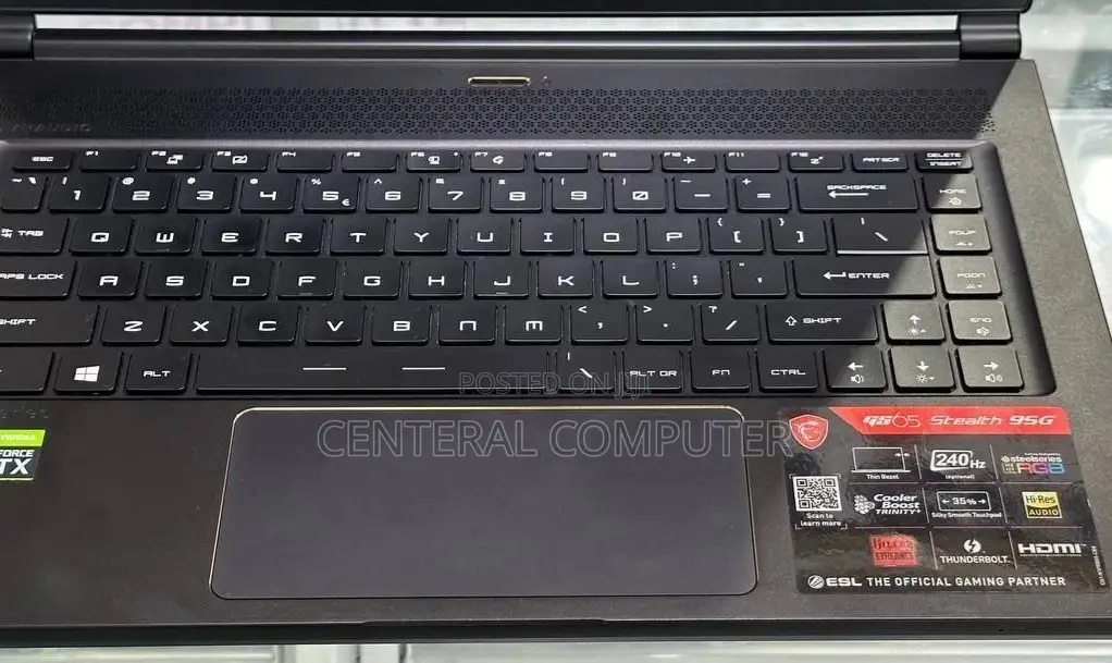 New Laptop MSI GE66 Raider 8GB Intel Core I7 SSD 1T