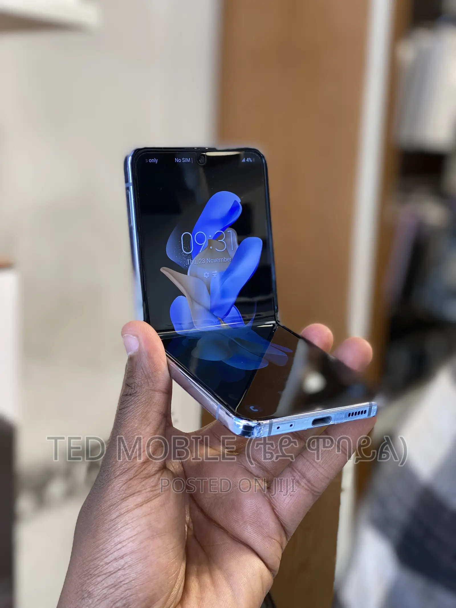 New Samsung Galaxy Z Flip4 128 GB Blue