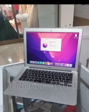 New Laptop Apple MacBook 2017 8GB Intel Core I5 SSD 128GB