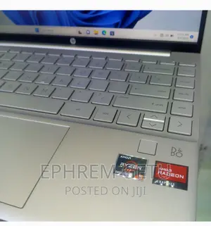 New Laptop HP Pavilion 13 8GB AMD Ryzen 5 SSD 512GB