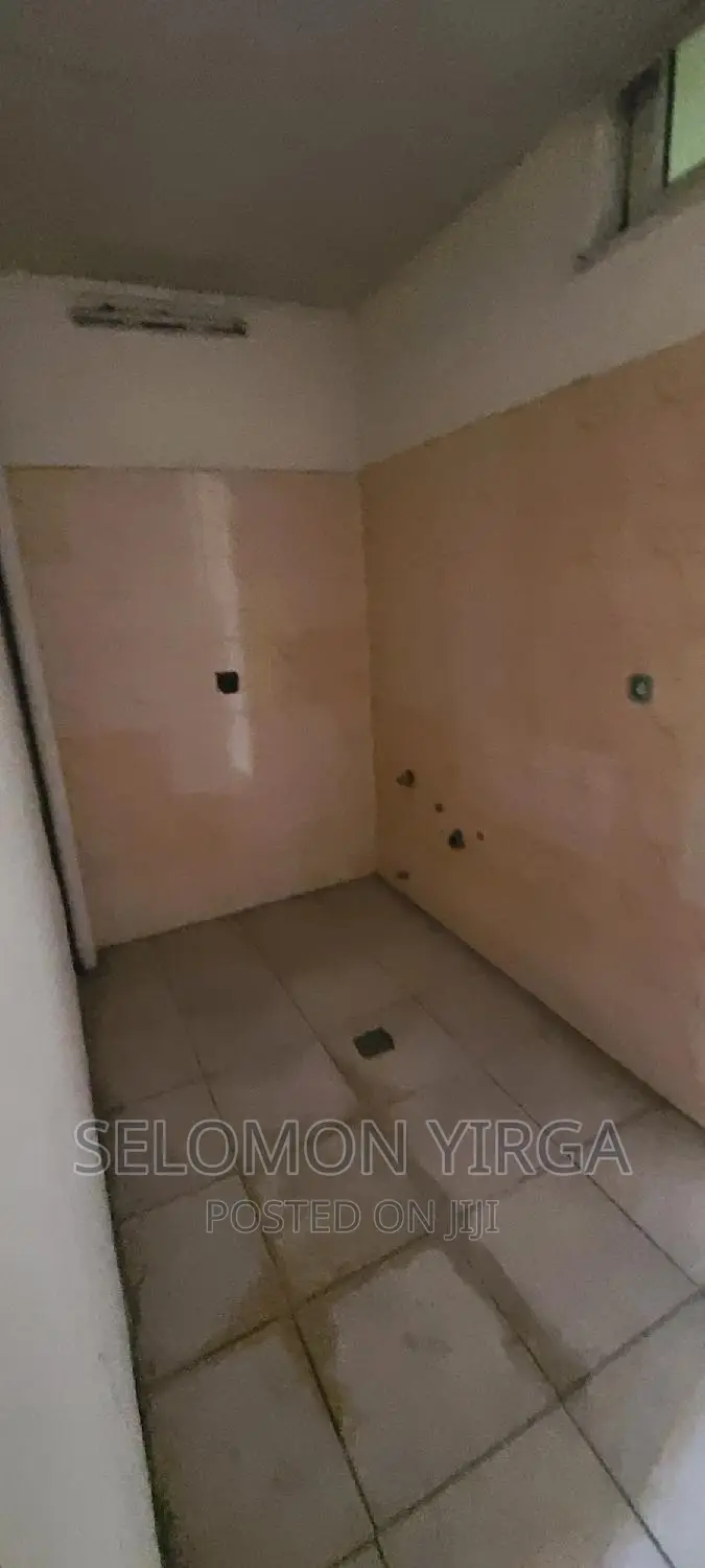 ክራይ የቀረበ ቢሮ