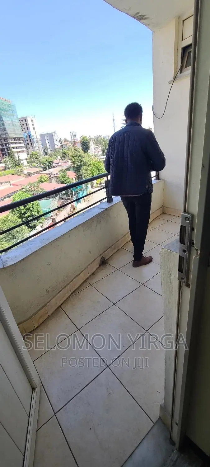 ክራይ የቀረበ ቢሮ