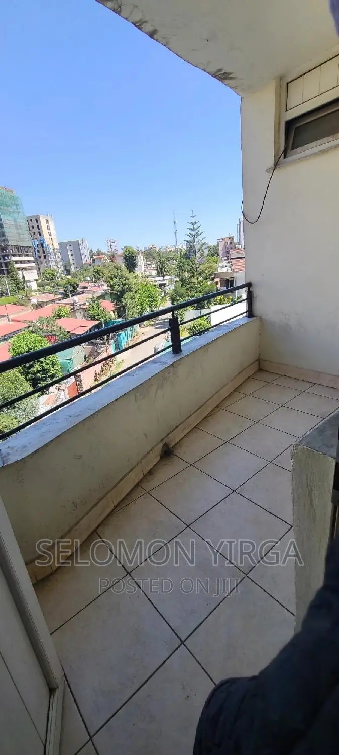 ክራይ የቀረበ ቢሮ