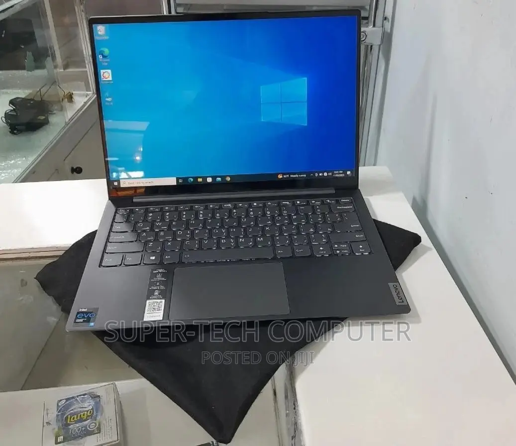 New Laptop Lenovo Yoga 910 16GB Intel Core I5 SSD 512GB