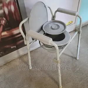 Commode:Lightweight Aluminium Chair Effortless Bathroom Use