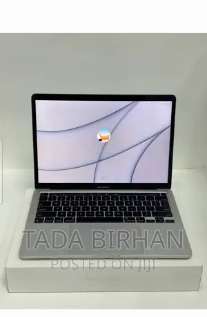 Photo - New Laptop Apple MacBook Pro 2019 16GB Intel Core I7 SSD 512GB